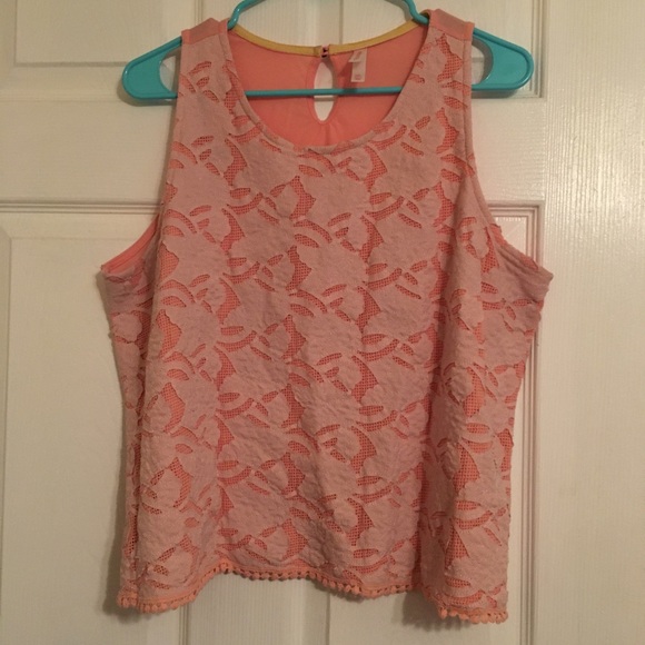 Peach colored shirt - Picture 2 of 5